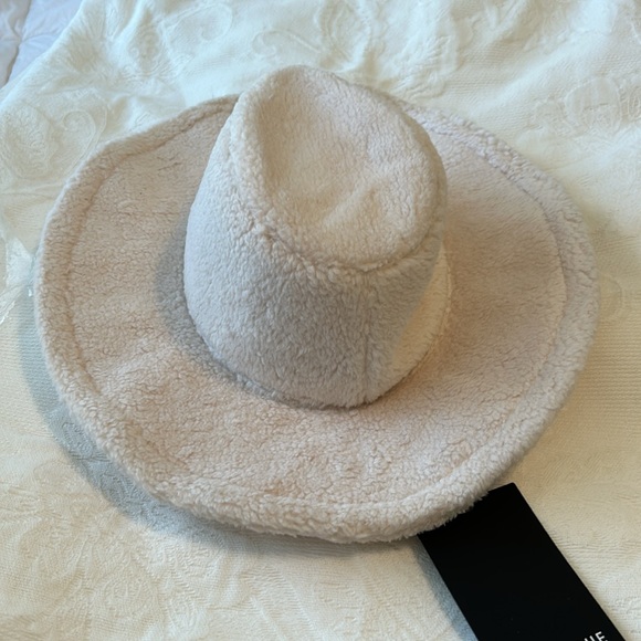 CLOSET CLOSING Revolve Lamarque Layda Cowboy Hat in Bone OS - Picture 5 of 5